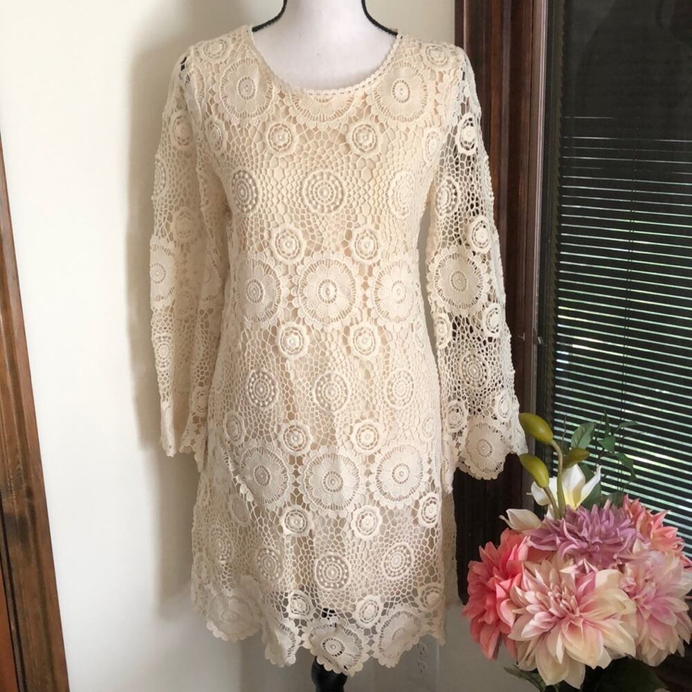 Zara | Cream Colored Flower Lace Dress Size S